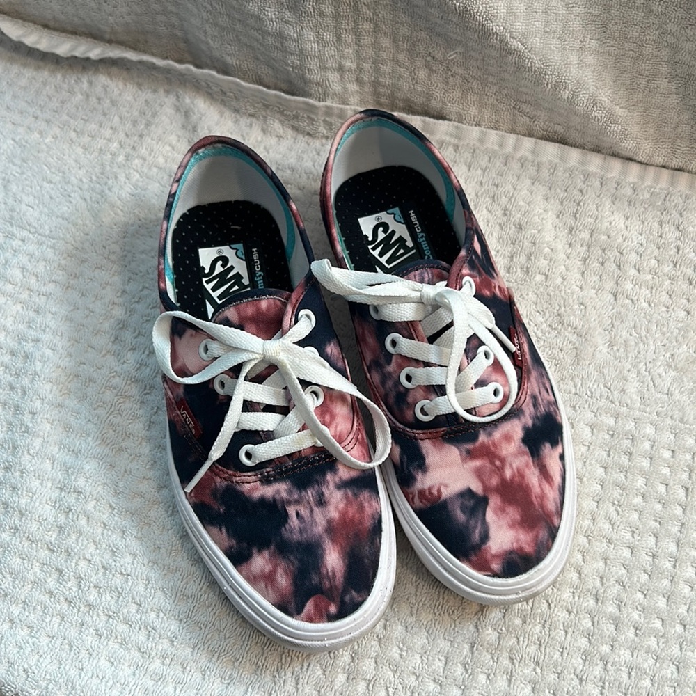 Women’s 7.5 Vans Comfy Cush Purple/Pink Tie-Dye Sneakers